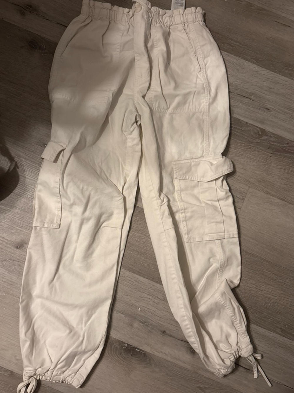 Abercrombie & Fitch Cream Cargo Jogger Pants - Casual Utility Style